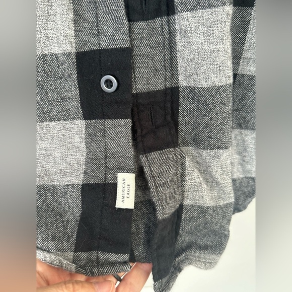 American Eagle Mens Medium Flannel Shirt Black Gray Plaid Button Front LS - Picture 3 of 5